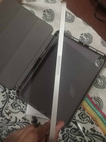 iPad mini 6 64GB WIFI Variant ( lush condition with box ) 3