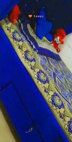 wooden crown bed royal blue colr with dararz