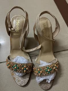 Heels Green & Goleden Colour Size 36