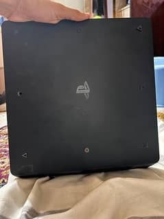 SELLING PS4 1TB