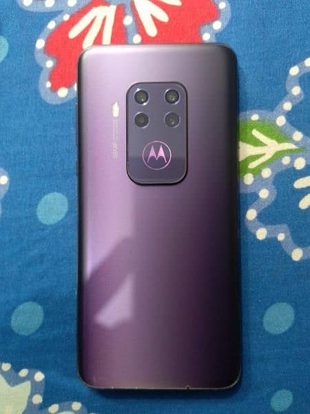 Motorola one zoom 1