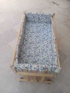 baby crib for newborn baby