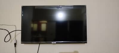 Smart Tv with wall mount