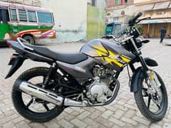 Yahama YBR 125G bilkul new hy. . opr glti se model kch or likh diya h