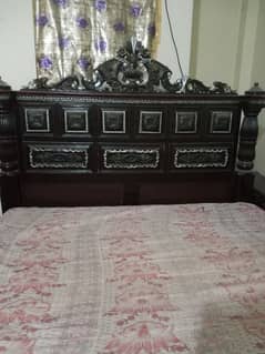 bed set with dressing