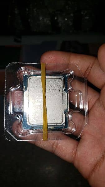 i5 12400F processor w/ Tray 1