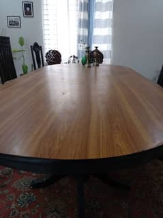 big round Dinning Table