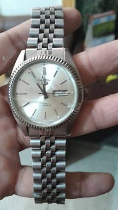 seiko 5 watch in used condition