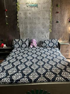 Elegant Bed For Sale With Metrass