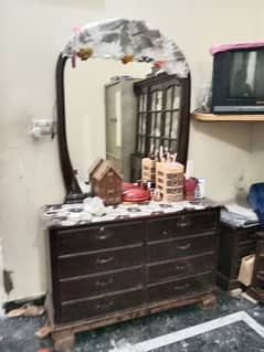 dressing table for sale price will b adjust able