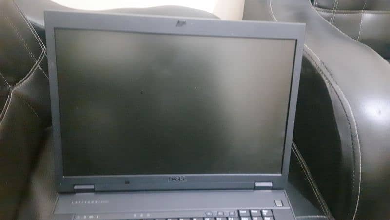 DELL E5500 10/10 condition 1