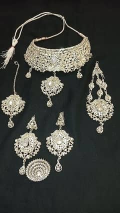 bridal jewellery set. . . . contact number 03415235609