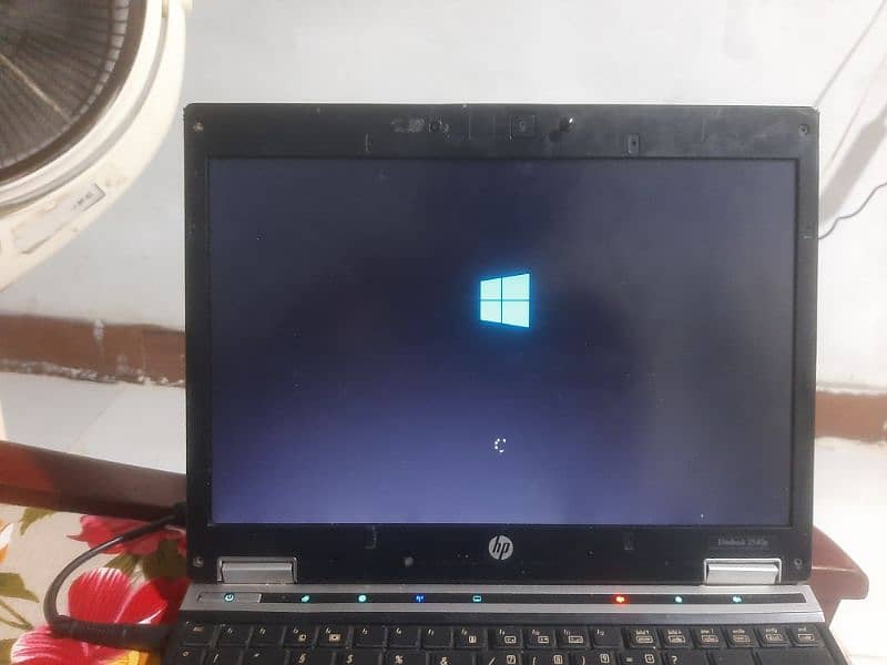 HP LAPTOP CORE I7 CHROME BOOK 6 gb ran 0