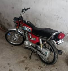 new bike ha bes new model layna ha es lye sale kar rahi ha
