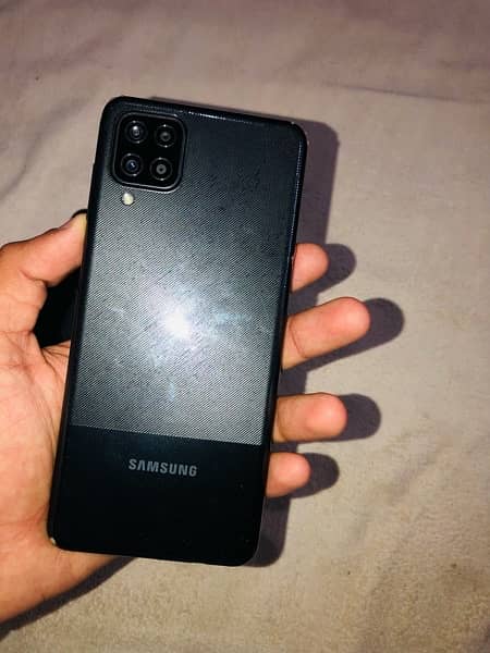 Samsung galaxy A12 4