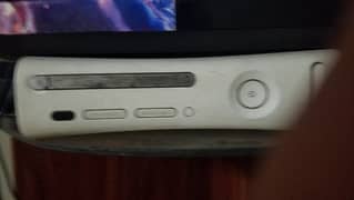xbox 360 with controller and 1 skin of controller