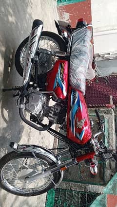 Honda 125 for sale new condition with original document