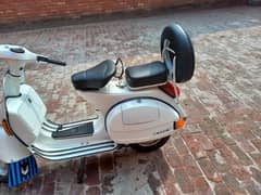 vespa fully painted all parts are new very good prise fo vespa lover