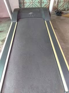 American commercial treadmil. scratchless ,like new
