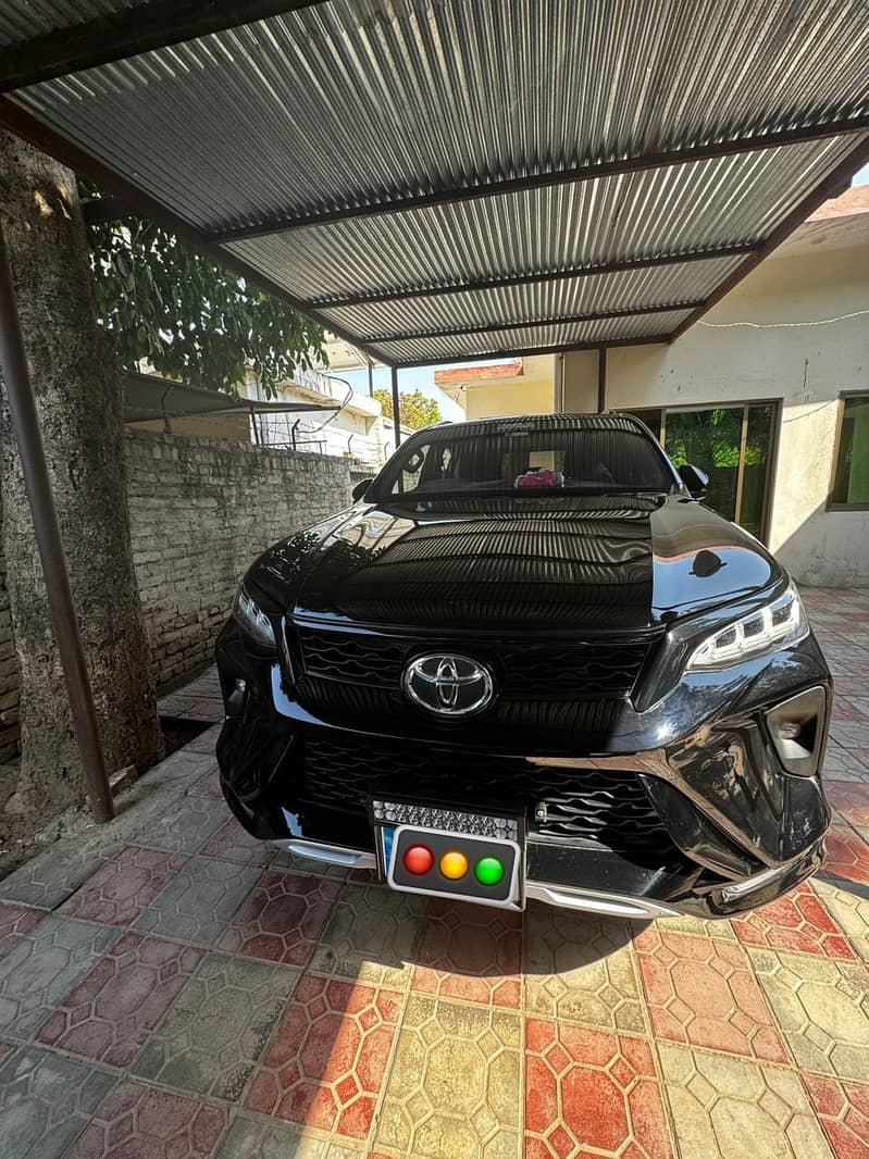 Toyota Fortuner Legender 2023 0