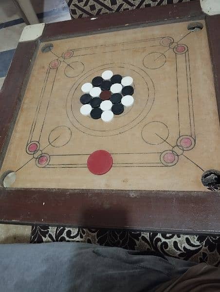 Carrom board 0