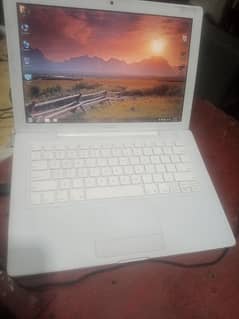 Apple MacBook Model 2007