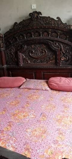 pure CHINUTI king size bed set for sale (without mattress )