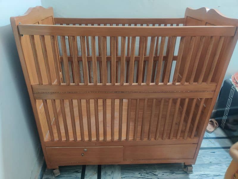 Baby Cot / 1