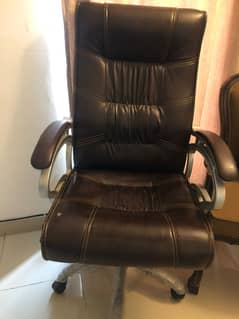 office chair / revolving office chairs / executive chair / chair