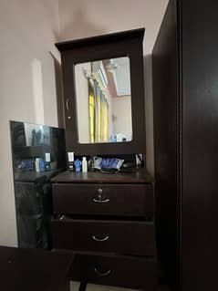 Dressing Table with 3 drawers