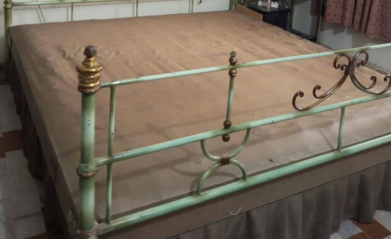 Iron rod Bed,side tables&dressing mirror frame (w/o mattress & mirror) 2