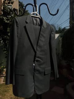 Men's Suit For Sale In Good condition