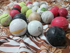 Cricket tennis balls in good condition 03333358008