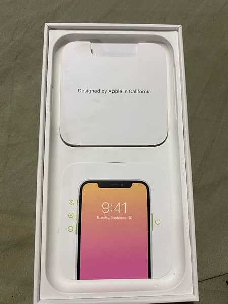 iPhone 11 box 10