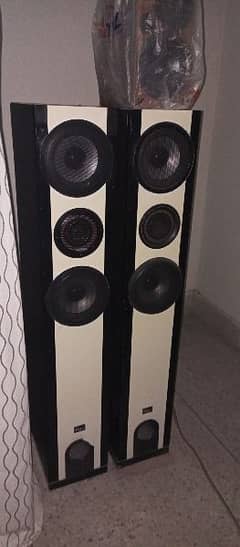Speakers /surround speakers/woofers different prices