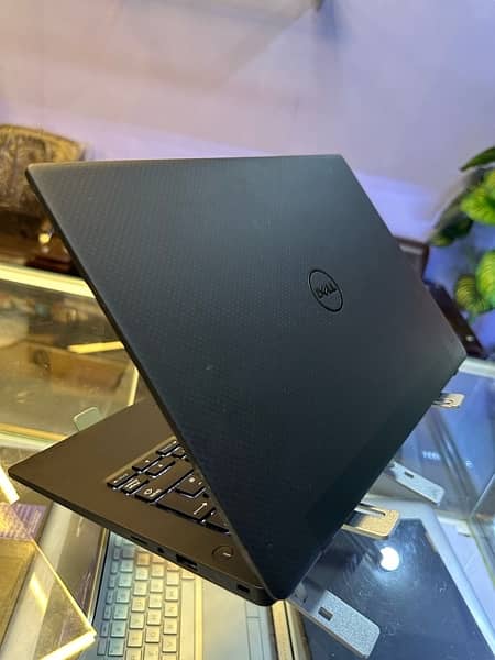 Dell 13 Border Less 3k /512 SSD/8gb Ram/Excellent Battery/Read Full AD 2