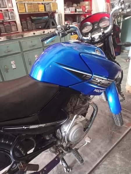 Yamaha YBR 125cc Blue 1