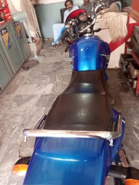 Yamaha YBR 125cc Blue 9