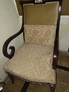 2 chairs with coffee table
