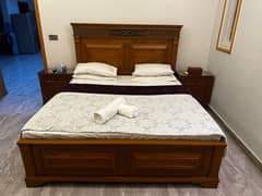 best quality bed with side tables and matteres