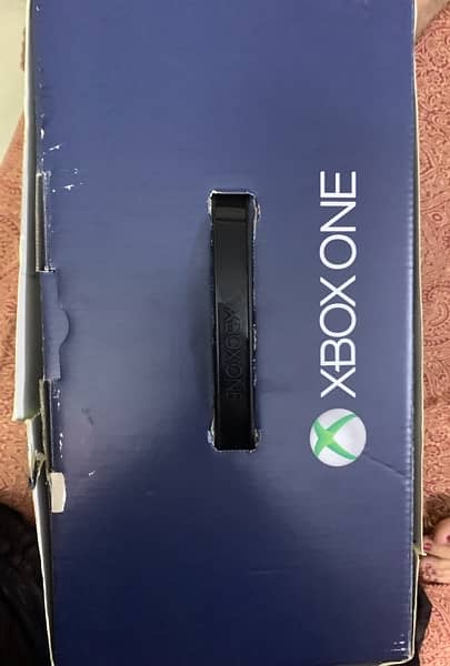 X box one 500gb slightly used 2