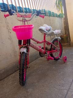 Baby girls cycle