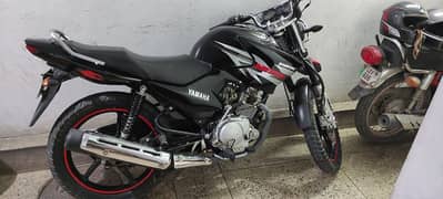 YAMAHA YBR G 125 in best condition carefully kept Lahore auto maintain