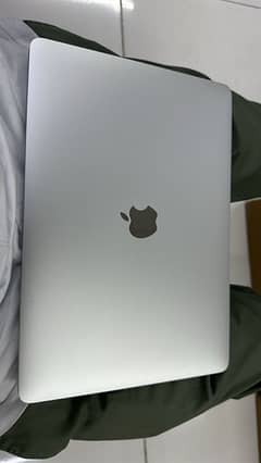 MacBook pro 13 inch M1 Chip 16/1tb