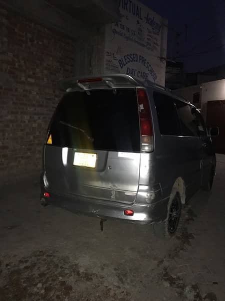 Toyota Noah 2001 3