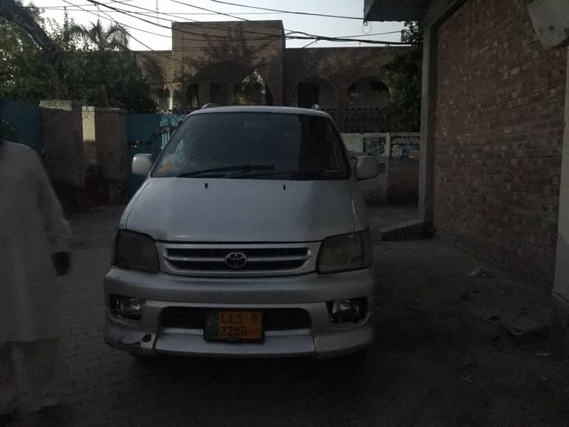 Toyota Noah 2001 9