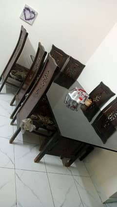 SALAM 6 CHAIRS TABLE FOR SELL 10 BY 10 CONDITION WITH TABLE