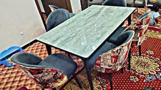 Premium Dining Table for sale in Ghauri town