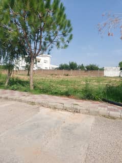 Gulberg Green farm house plot 5 kanal corner A block islamabad