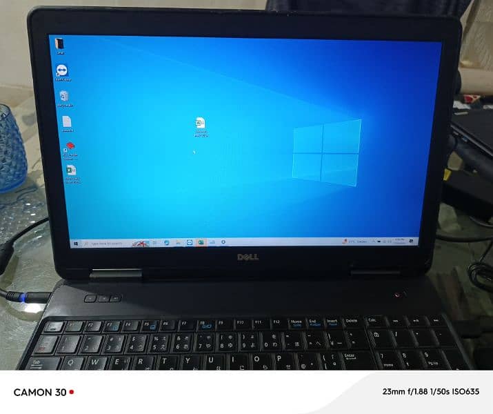 Dell Latitude E-5540 0